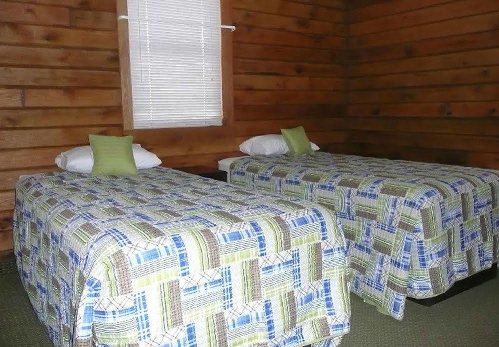 Mariner'S Village Resort Carlyle Kültér fotó