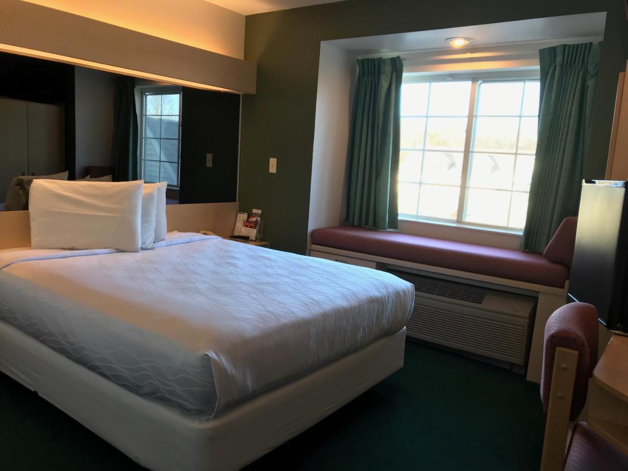 Mariner'S Village Resort Carlyle Kültér fotó