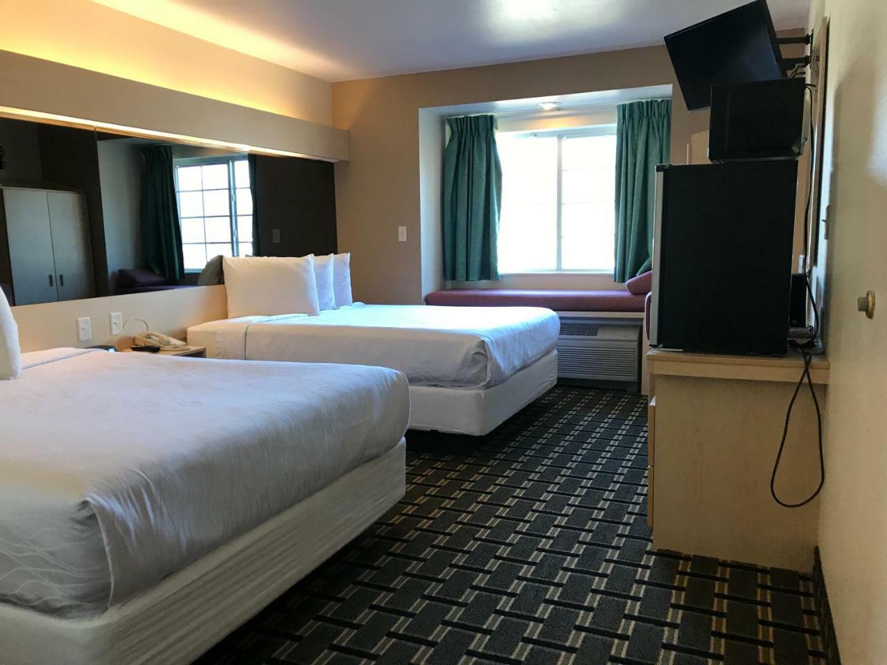 Mariner'S Village Resort Carlyle Kültér fotó